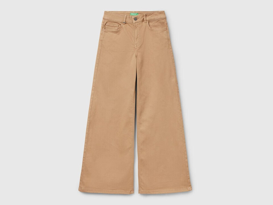 loose fit trousers