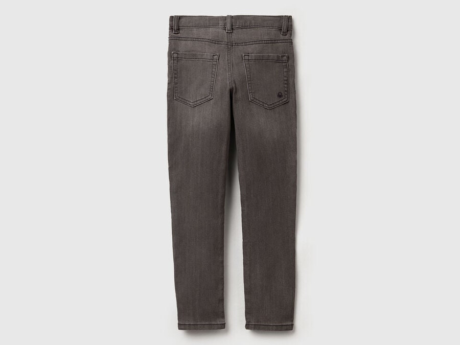 skinny fit jeans