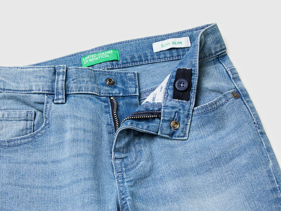 slim fit jeans