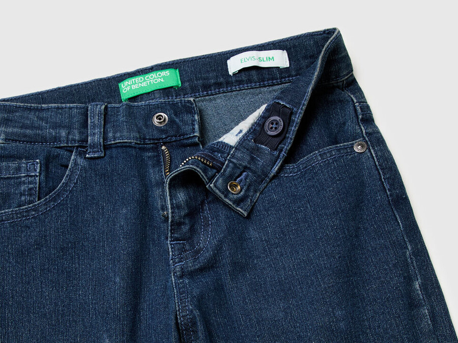 slim fit jeans