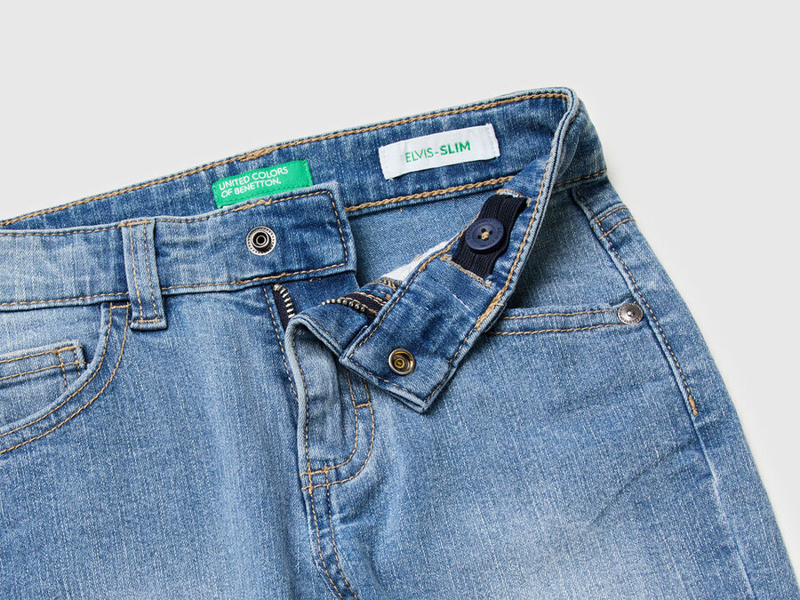slim fit jeans