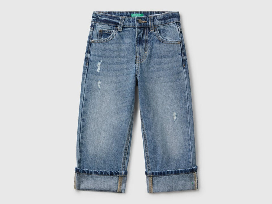 loose fit jeans with roll-up
