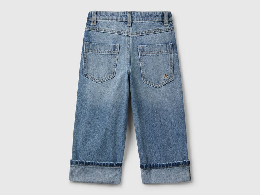 loose fit jeans with roll-up