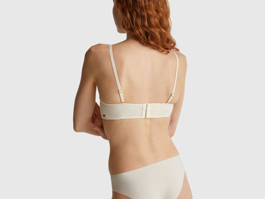bra with removable straps